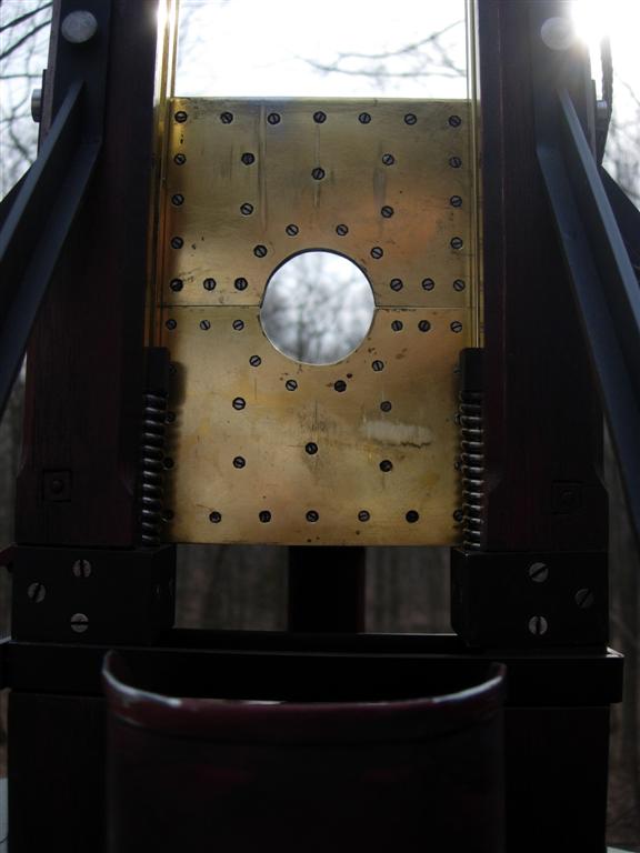 Guillotine model detail