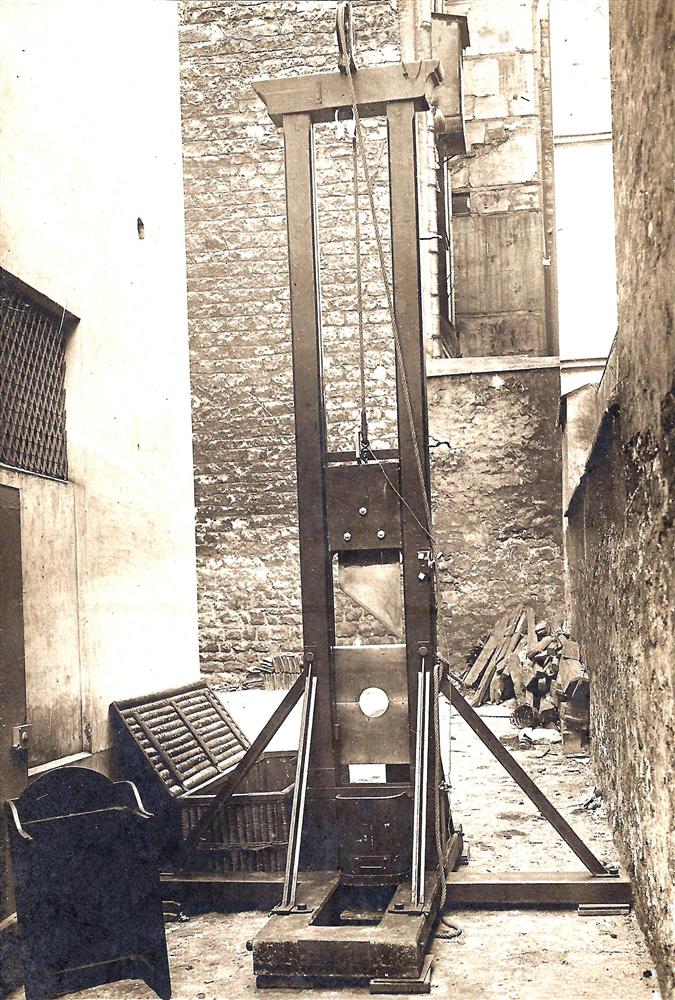 Guillotine 1907