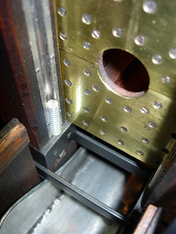 Guillotine model detail