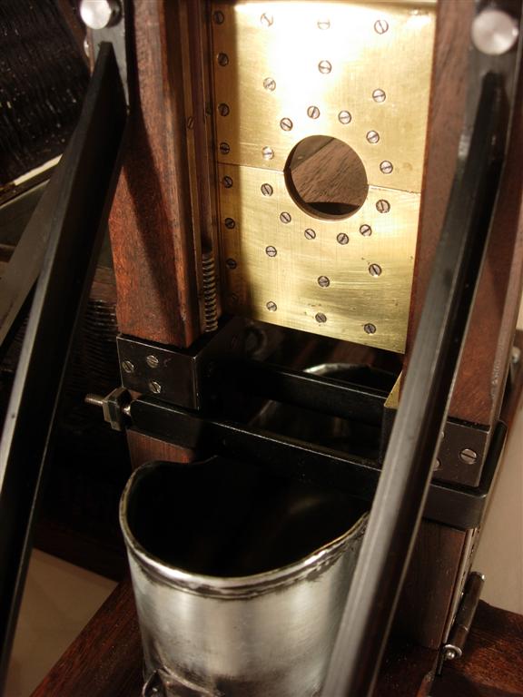 Guillotine model detail