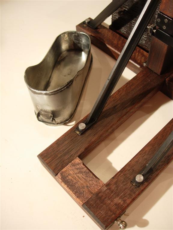Guillotine model detail