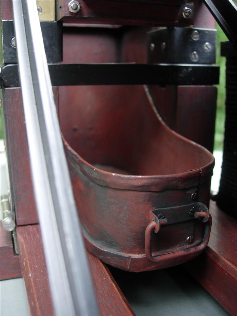 Guillotine model detail