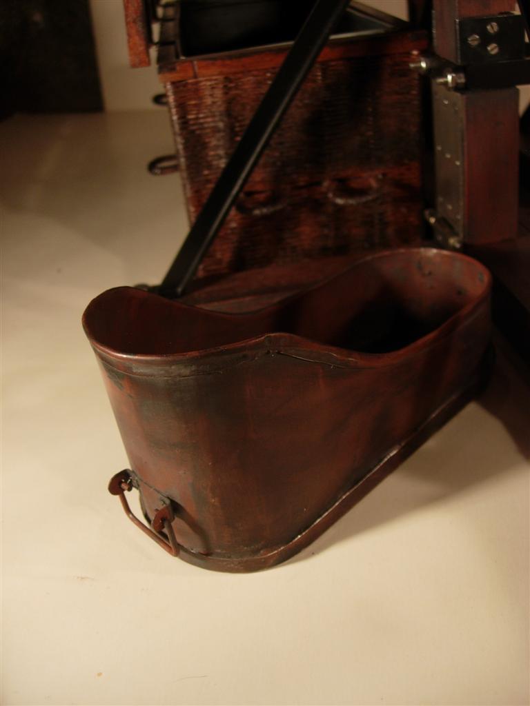 Guillotine model detail