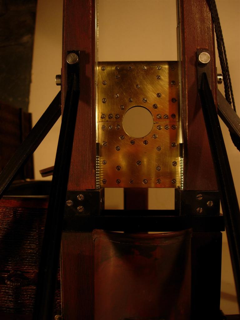Guillotine model detail