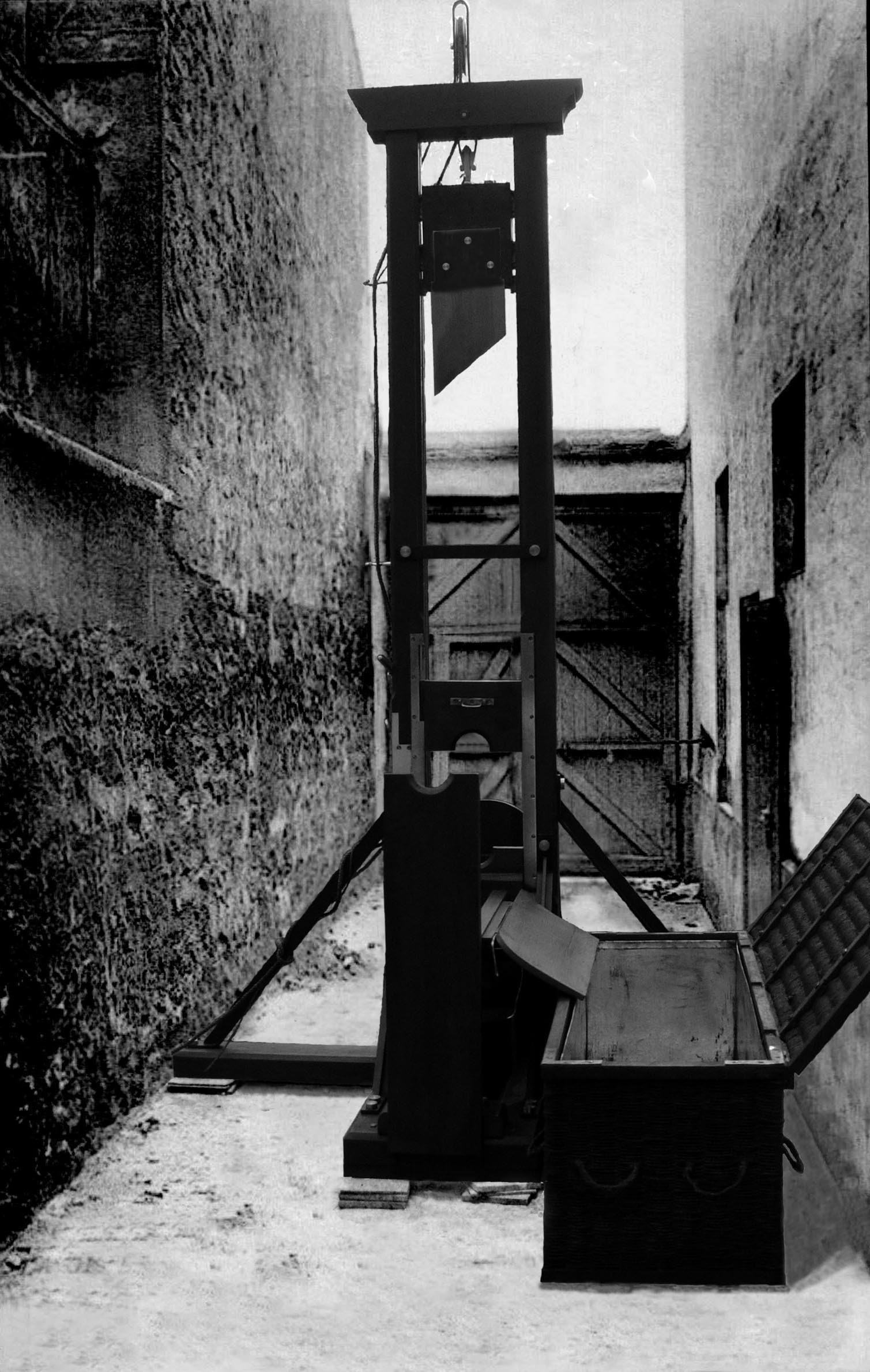 Guillotine 1907